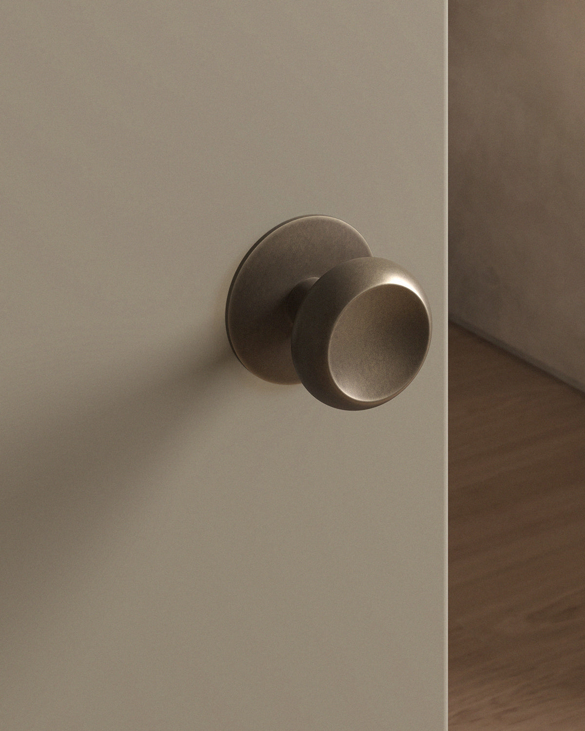 Boerum Door Knob Set Tubular / 2.5" Rose - Single Dummy / Antique Brass