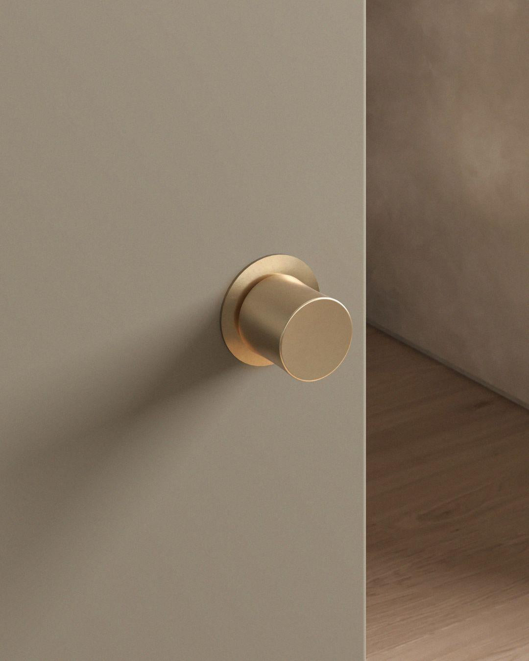 Leonard Door Knob Set